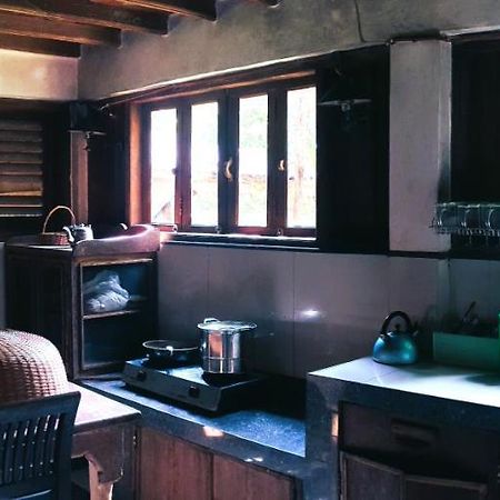 Happy Ria Homestay & Guesthouse Bukit Lawang Exteriör bild