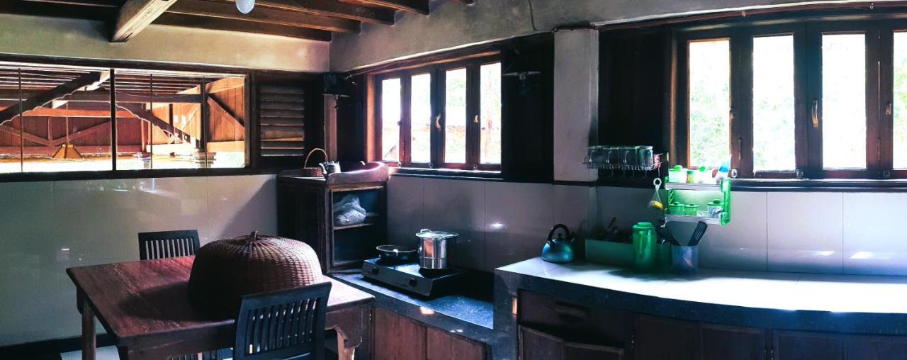 Happy Ria Homestay & Guesthouse Bukit Lawang Exteriör bild